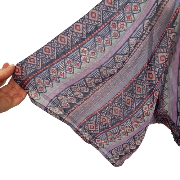 Hollister Women’s Short Sleeve Cropped Sheer Blouse Size M Aztec Print Boho Fun - Picture 5 of 12